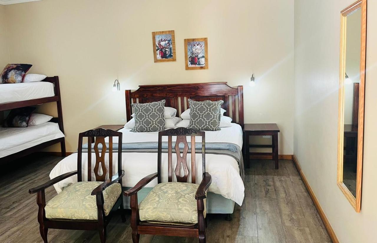 17 On Bird Guest House Beaufort West Exterior photo